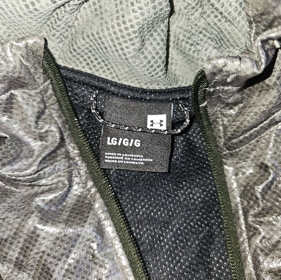 Under armour rain wind breaker - Picture 2 of 3